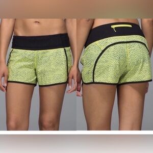 Lululemon Hotty Hot Short Dottie Dash Clarity Yellow Black / Black Sz 4